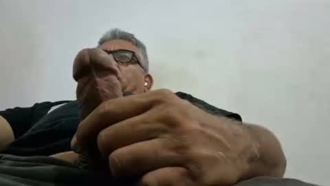 Snapshot of poli475 chatting on 02-19-25, 02:33 poli online show from 02-19-25, 02:33