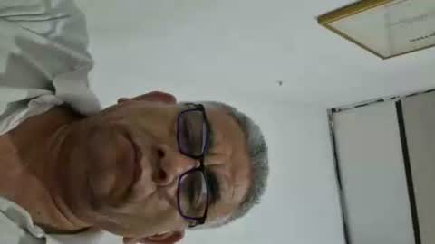 Snapshot of poli475 chatting on 10-20-25, 03:07 poli online show from 10-20-25, 03:07