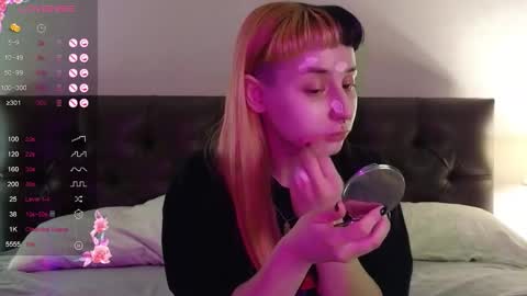 Snapshot of polidevis chatting on 11-21-25, 10:58 Candytrain online show from 11-21-25, 10:58