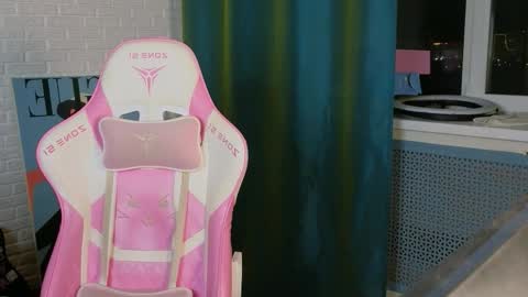 Snapshot of polidevis chatting on 11-21-25, 11:03 Candytrain online show from 11-21-25, 11:03