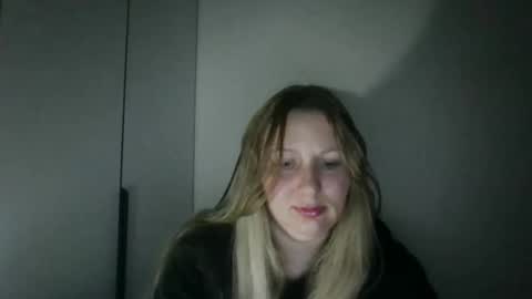 Snapshot of poliholly chatting on 03-01-26, 07:16 poliholly online show from 03-01-26, 07:16