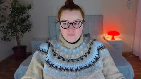 Polina online show from 12-16-25, 01:16