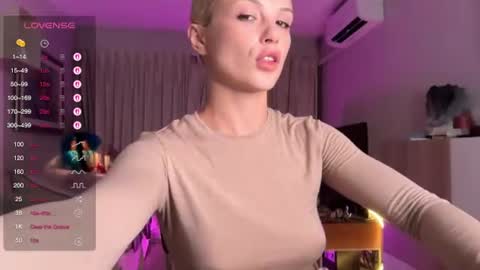 Snapshot of polino4ka69 chatting on 06-20-26, 01:36 polino4ka69 online show from 06-20-26, 01:36