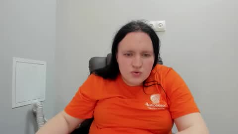 Snapshot of polly_hollyx chatting on 05-19-26, 02:56 polly hollyx online show from 05-19-26, 02:56