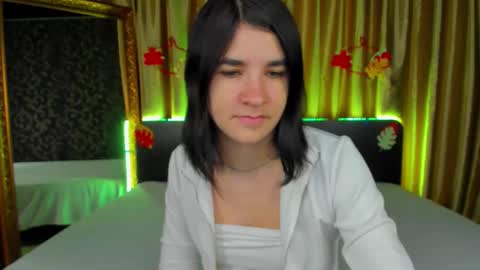 Polly online show from 10-20-25, 06:03