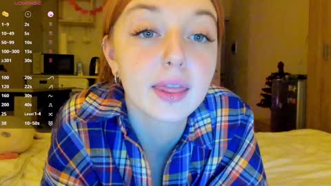 Snapshot of polly_luna chatting on 12-06-24, 05:33 Polly online show from 12-06-24, 05:33