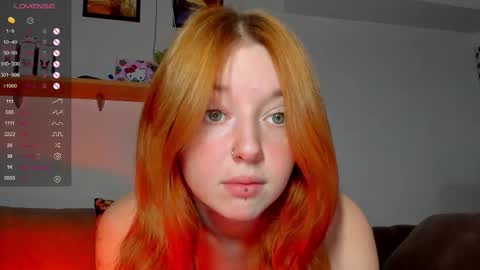 Snapshot of polly_luna chatting on 09-30-25, 11:48 Polly online show from 09-30-25, 11:48