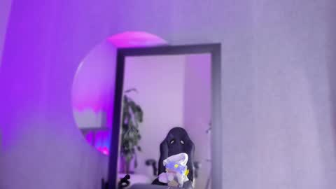 POLLY online show from 02-20-25, 10:27