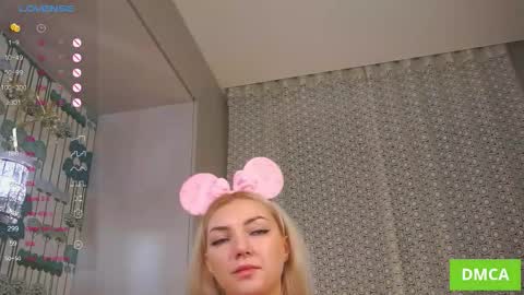 Anna online show from 10-28-25, 05:33