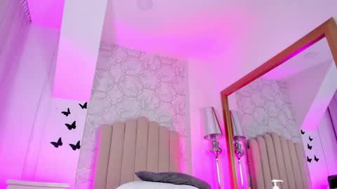 Carolina online show from 02-08-25, 06:33