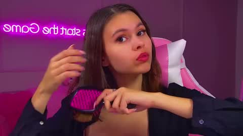 Polly online show from 10-10-25, 06:18