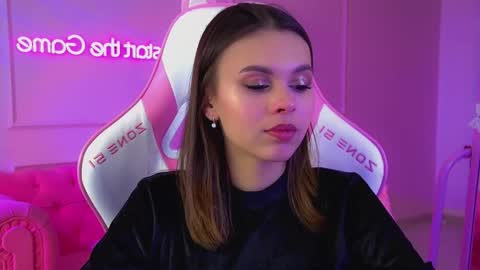 Polly online show from 03-06-26, 07:43