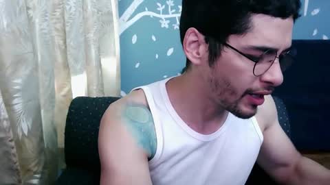 Snapshot of ponzothc chatting on 10-19-25, 09:37 ponzothc online show from 10-19-25, 09:37