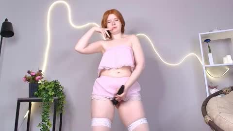 Erica online show from 11-21-25, 05:06