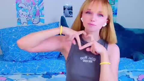 Snapshot of popjenny chatting on 06-27-26, 12:44 Hi Daddy Im Jane online show from 06-27-26, 12:44