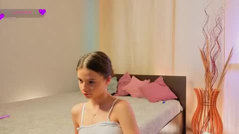 Snapshot of poppetbambi chatting on 05-17-26, 10:22 Olivia online show from 05-17-26, 10:22