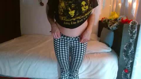 porcelainlux online show from 01-04-25, 03:29