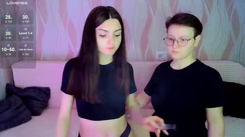 Ana and Tati online show from 10-28-25, 07:16