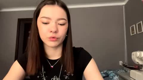 Ellie online show from 05-09-26, 03:06