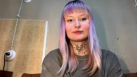 Sia online show from 04-22-26, 06:09