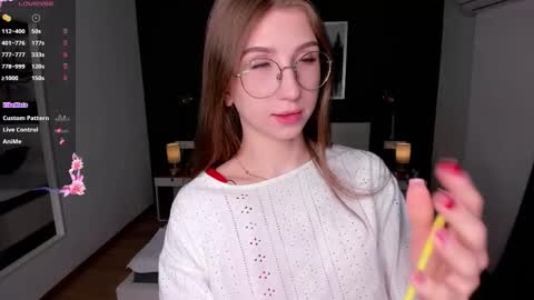 Elizabeth online show from 03-10-26, 07:41