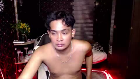 Snapshot of posiedon_cums chatting on 11-17-25, 04:13 VEeeAsian online show from 11-17-25, 04:13