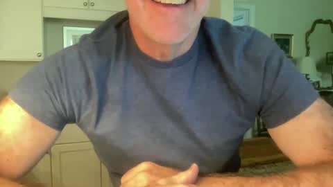 Snapshot of post01card chatting on 09-20-25, 08:10 Post online show from 09-20-25, 08:10