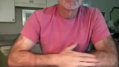 Snapshot of post01card chatting on 10-18-25, 03:35 Post online show from 10-18-25, 03:35