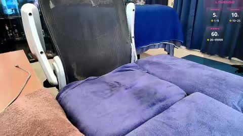 Snapshot of poundingpud420 chatting on 02-25-25, 11:33 PoundingPud420 online show from 02-25-25, 11:33