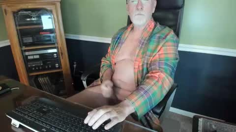 Snapshot of poundinmycock4u chatting on 04-17-26, 11:24 PoundinMyCock4U online show from 04-17-26, 11:24