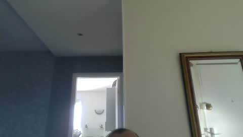 Snapshot of pourquoi_toi chatting on 09-30-25, 03:17 pourquoi_toi online show from 09-30-25, 03:17