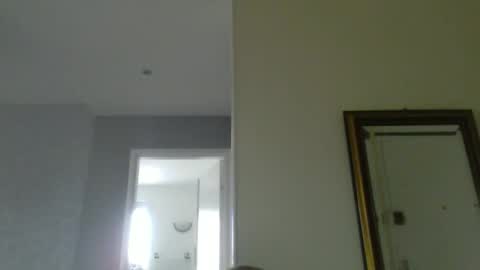 Snapshot of pourquoi_toi chatting on 10-08-25, 04:15 pourquoi_toi online show from 10-08-25, 04:15