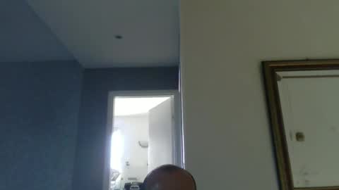 Snapshot of pourquoi_toi chatting on 10-11-25, 03:32 pourquoi_toi online show from 10-11-25, 03:32