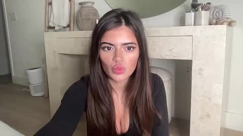 Selena online show from 03-05-26, 02:40