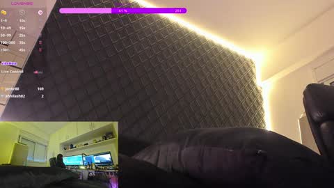 Snapshot of powercouplemix chatting on 02-02-25, 09:08 Ravena Rozz online show from 02-02-25, 09:08