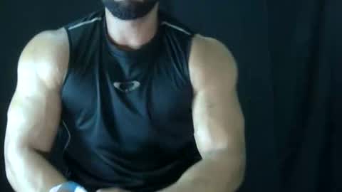 Snapshot of powerdmuscle chatting on 04-30-26, 11:42 powerdmuscle online show from 04-30-26, 11:42