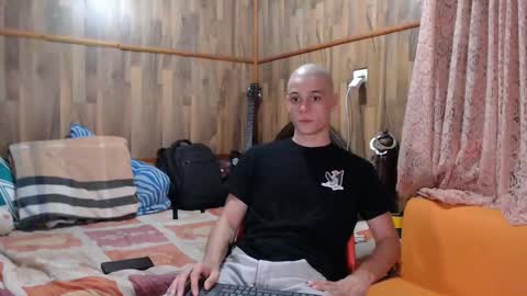 Snapshot of powertwinky chatting on 02-18-25, 04:04 chris independent online show from 02-18-25, 04:04