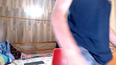 Snapshot of powertwinky chatting on 10-04-25, 05:16 chris independent online show from 10-04-25, 05:16