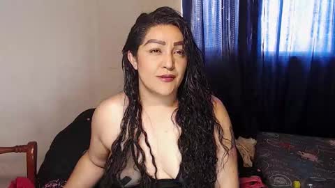 maryana online show from 10-15-25, 04:07