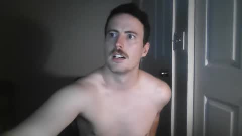 Snapshot of pphoto_95 chatting on 02-18-26, 03:57 Redd online show from 02-18-26, 03:57