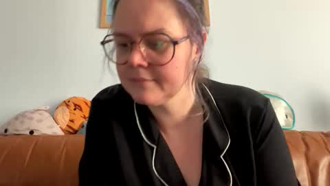 Snapshot of ppriestess chatting on 05-08-26, 12:10 ppriestess online show from 05-08-26, 12:10