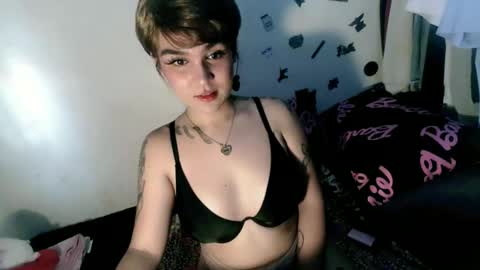 Snapshot of precious_batumbakal chatting on 06-10-26, 12:22 Precious online show from 06-10-26, 12:22