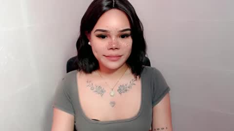 Snapshot of preciousangel69xxx chatting on 01-19-25, 09:45 MAXXINE online show from 01-19-25, 09:45