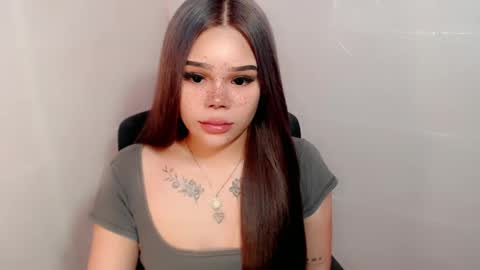 Snapshot of preciousangel69xxx chatting on 02-06-25, 09:28 MAXXINE online show from 02-06-25, 09:28