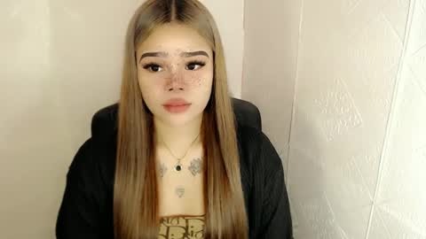 Snapshot of preciousangel69xxx chatting on 02-28-25, 02:09 MAXXINE online show from 02-28-25, 02:09