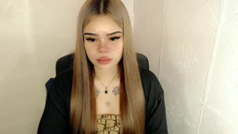 Snapshot of preciousangel69xxx chatting on 03-06-25, 01:05 MAXXINE online show from 03-06-25, 01:05