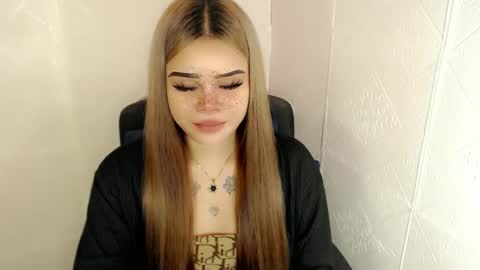 Snapshot of preciousangel69xxx chatting on 03-08-25, 03:28 MAXXINE online show from 03-08-25, 03:28
