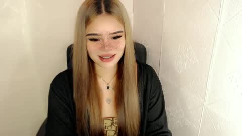 Snapshot of preciousangel69xxx chatting on 03-11-25, 12:54 MAXXINE online show from 03-11-25, 12:54