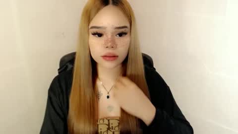 Snapshot of preciousangel69xxx chatting on 10-07-25, 10:45 MAXXINE online show from 10-07-25, 10:45