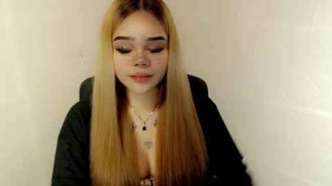 MAXXINE online show from 12-22-25, 05:59